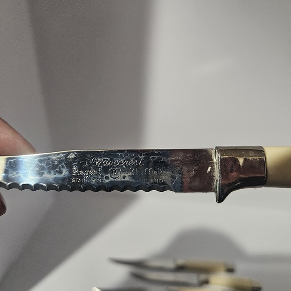 VTG Wavecrest Regent Sheffield Stainless Steel Serrated Steak Knives Set of 6 - Picture 2 of 3